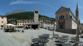 Italské Bormio a jedno z náměstí
