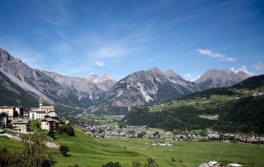 Italské městečko Bormio v létě